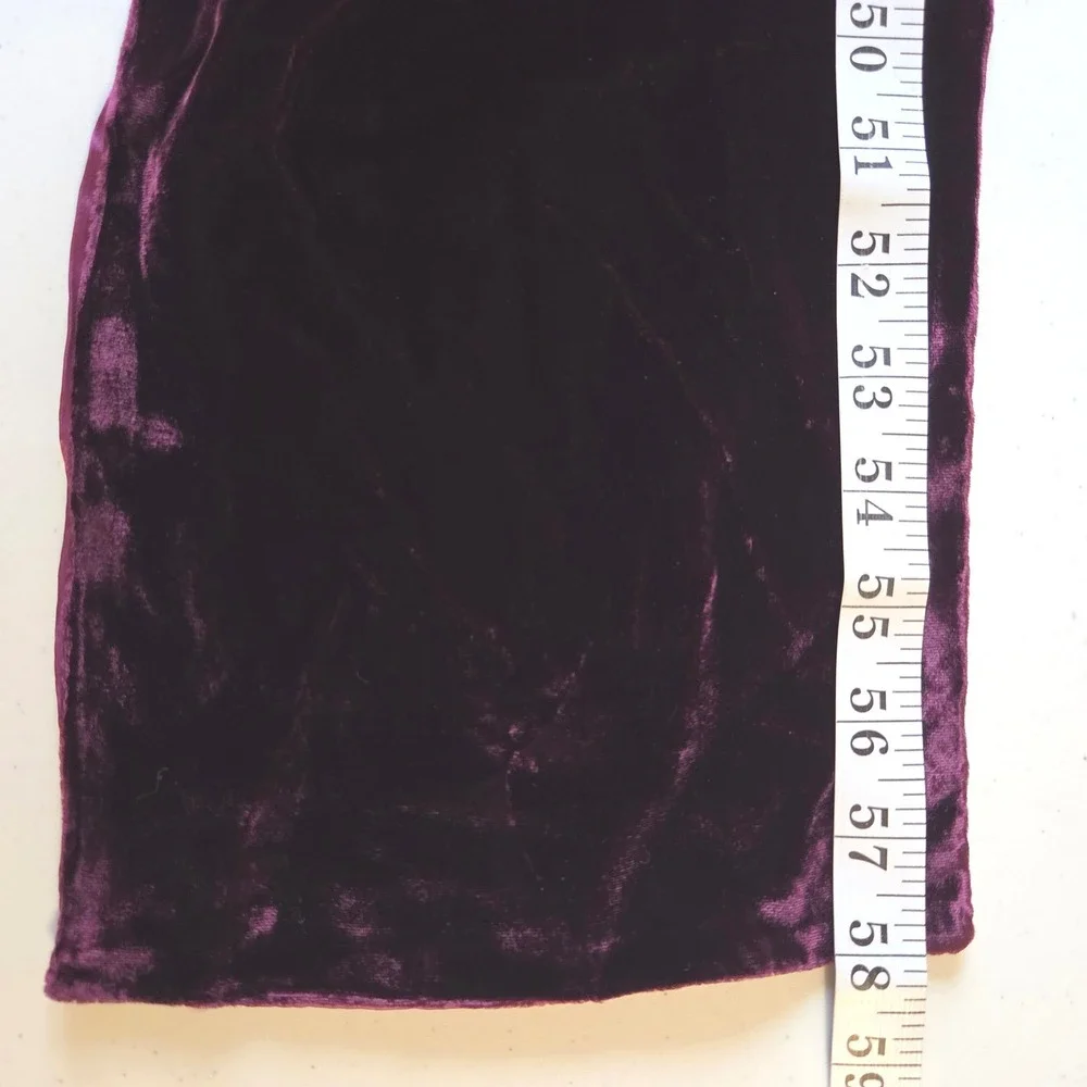 Berry Purple Silk Blend Velvet Scarf w/ Hombre Satin Lining Button Closure NWT